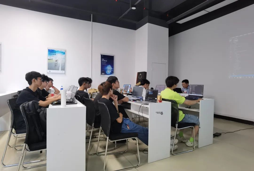暑期首場華為云移動應用開發(fā)師資培訓在泰豪動漫學院舉辦，賦能動漫人才培養(yǎng)新動能